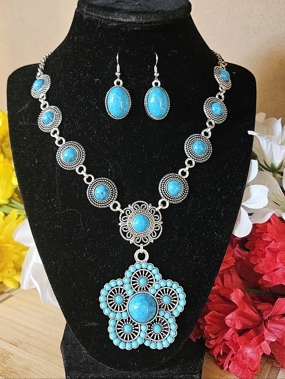 🆕️Flower Turquoise Necklace - Picture 1 of 6
